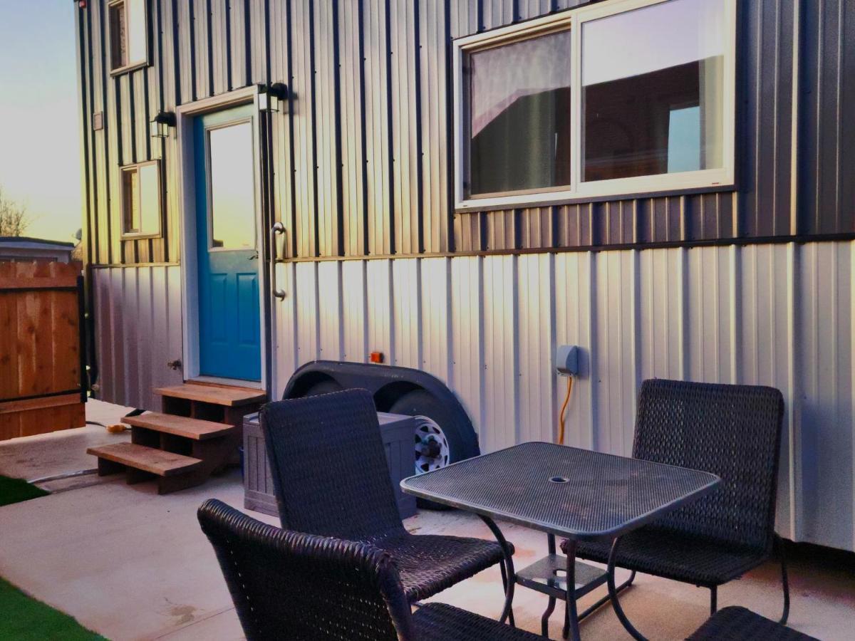 Tiny Home Hot Tub Colorado City 外观 照片