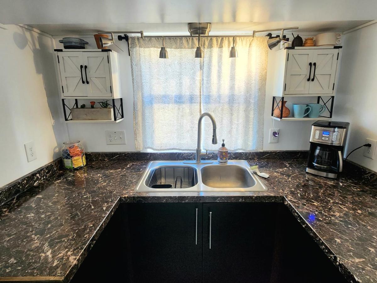 Tiny Home Hot Tub Colorado City 外观 照片